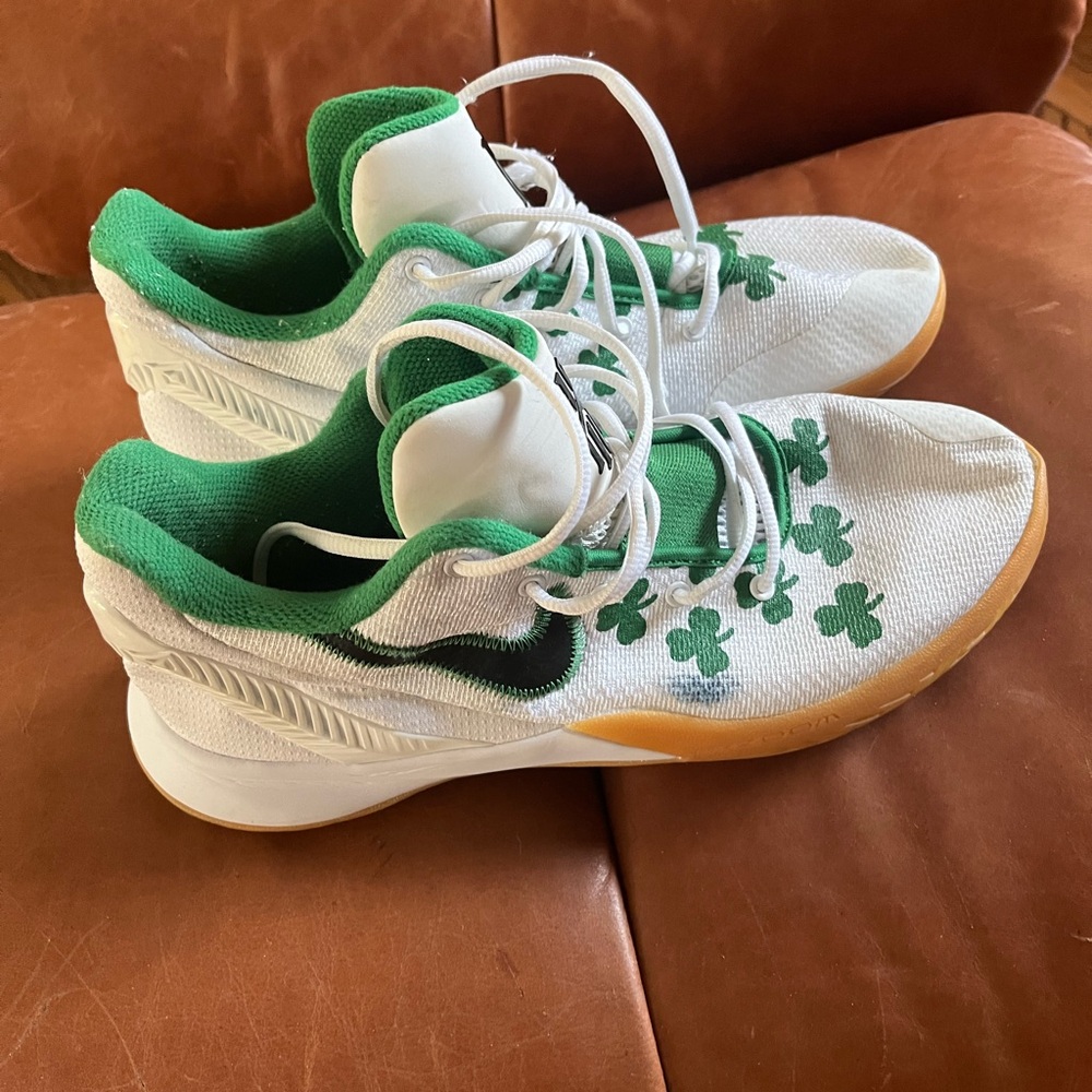Nike Kyrie flytrap celtic shoes. Very unique. 9.5